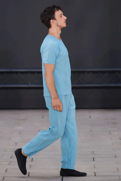 Look 15